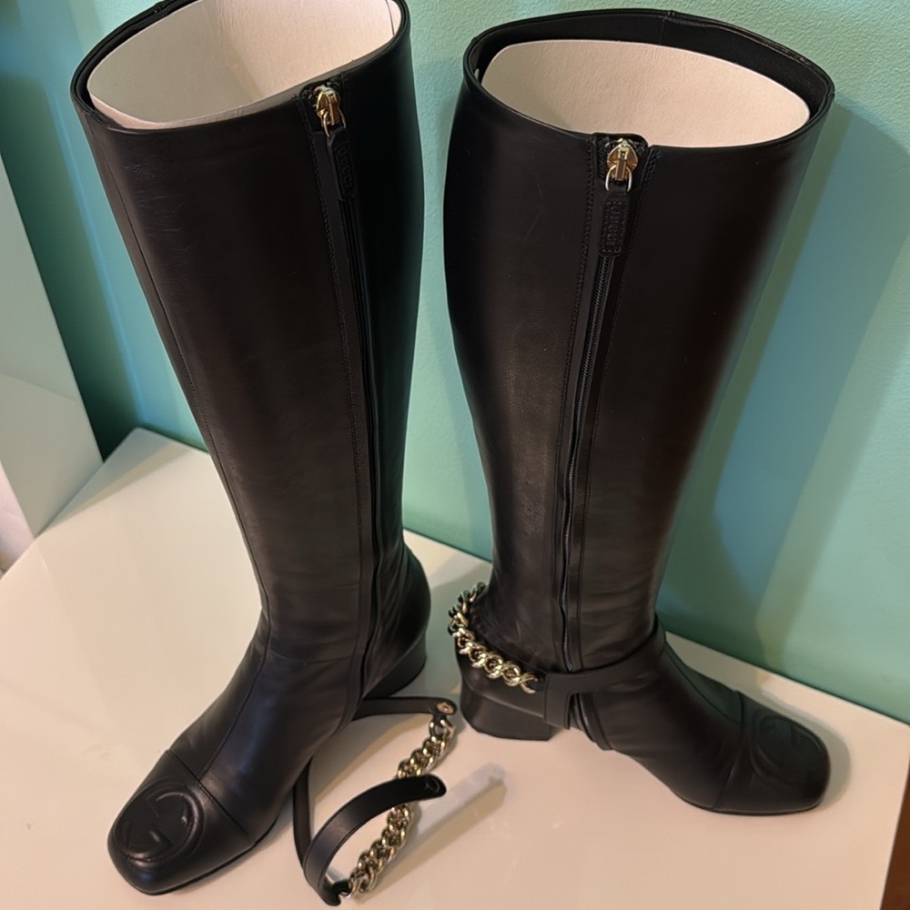 Gucci leather riding boots
Excellent condition
Size 36 - Picture 11 of 13